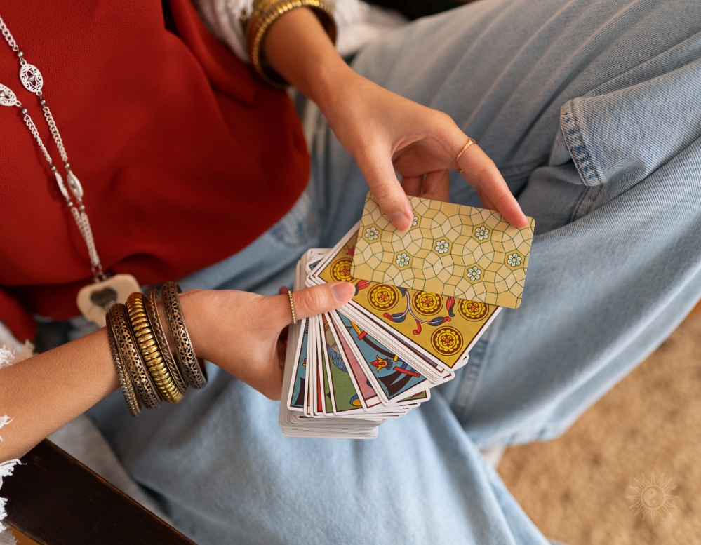 how to choose a tarot deck